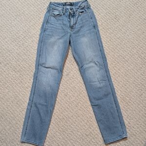 Hollister Ultra High-Rise Mom Jeans Vintage Stretch 00R W23 L27 Light Wash